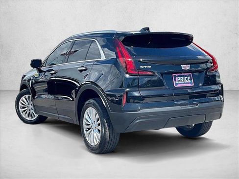Used 2024 Cadillac XT4 Luxury w/ Cold Weather Package FWD image 13
