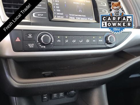 Used 2019 Toyota Highlander LE AWD/4WD image 18