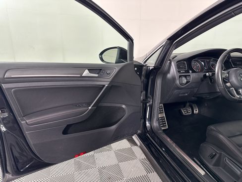 Used 2021 Volkswagen GTI SE FWD image 5