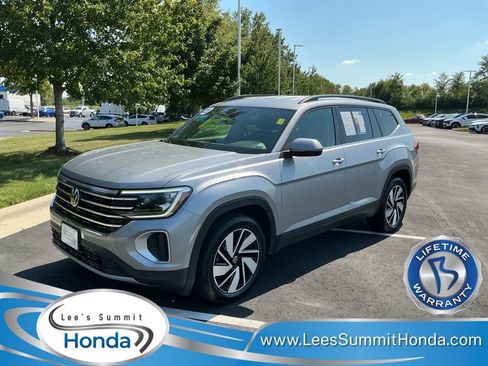 Used 2025 Volkswagen Atlas SE AWD/4WD image 1
