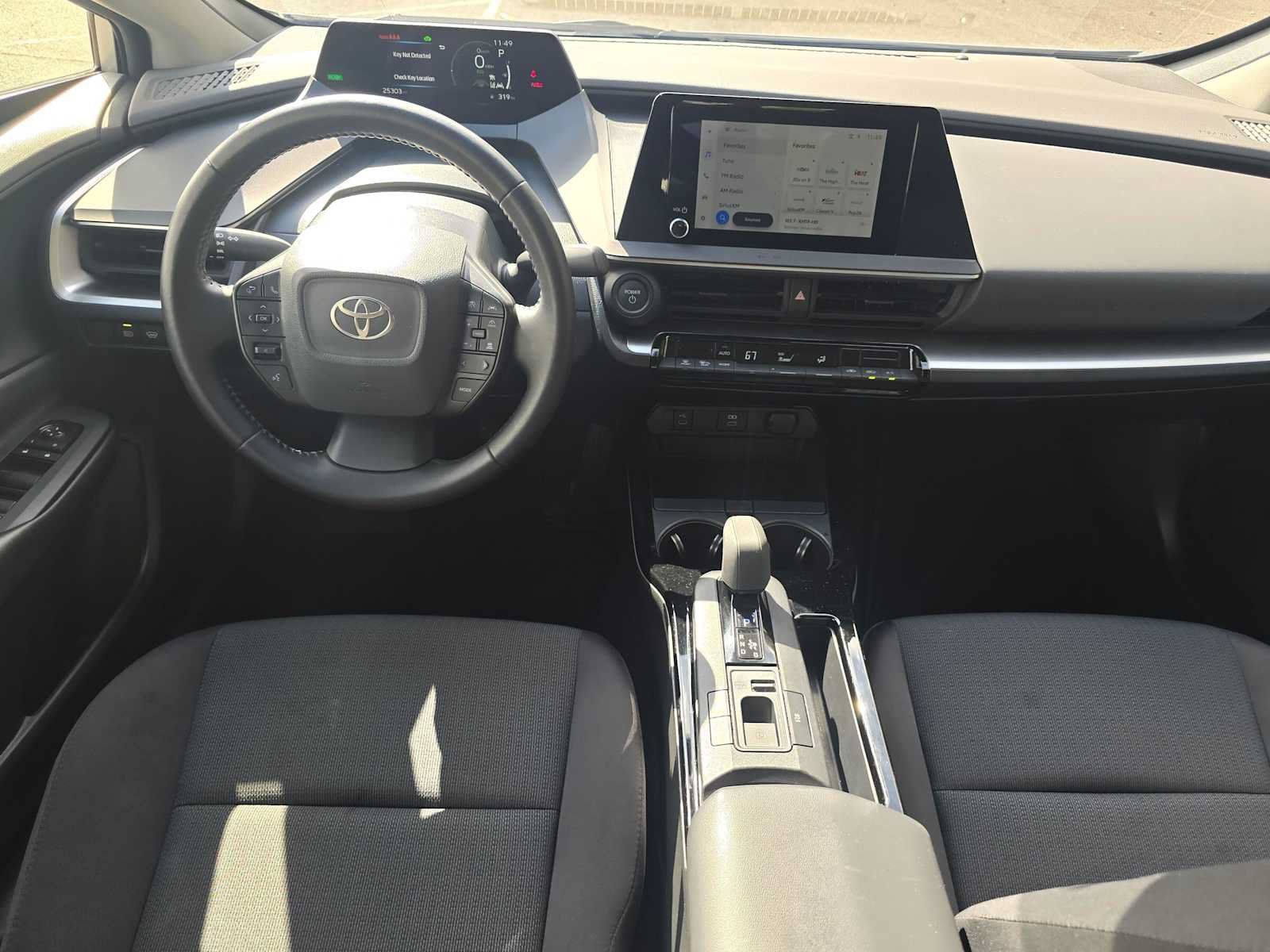 Certified 2025 Toyota Prius LE FWD image 18