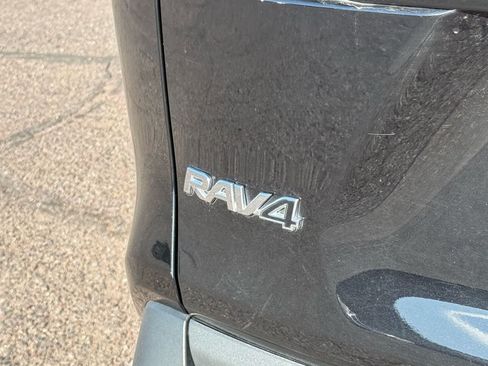 Used 2025 Toyota RAV4 XLE AWD/4WD image 10