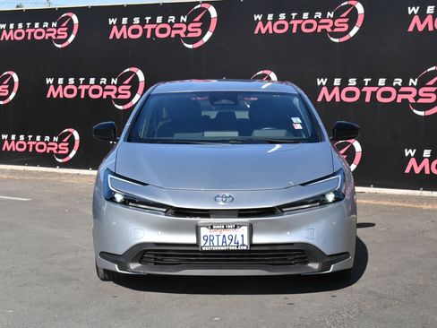 Used 2024 Toyota Prius LE FWD image 2