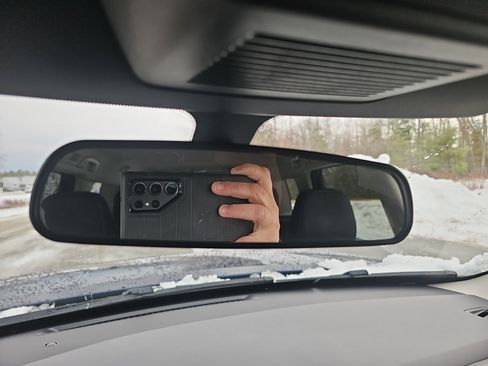 Certified 2025 Nissan Pathfinder SV image 28