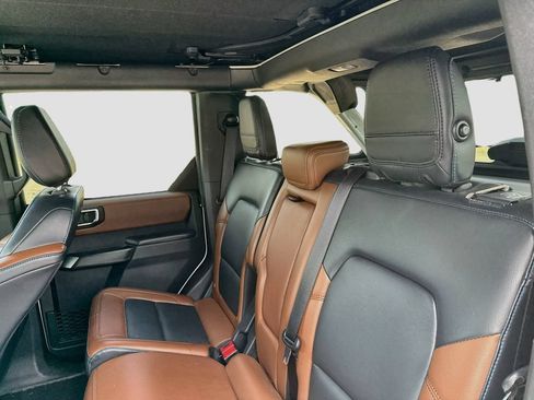 Used 2024 Ford Bronco Outer Banks AWD/4WD image 23