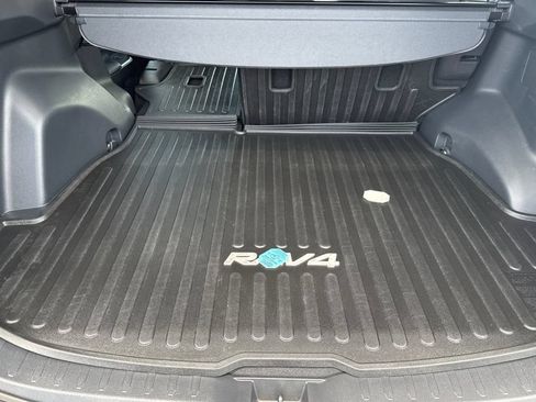 Used 2025 Toyota RAV4 SE AWD/4WD image 15