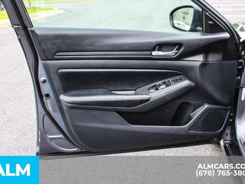 Used 2024 Nissan Altima 2.5 SV FWD image 36