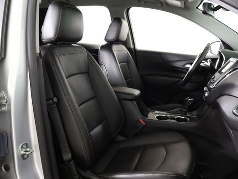 Used 2021 Chevrolet Equinox LT image 32