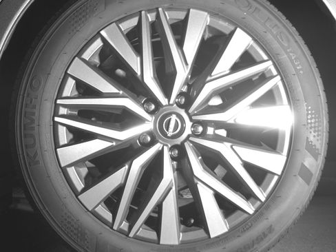 Used 2025 Nissan Altima 2.5 SV image 14