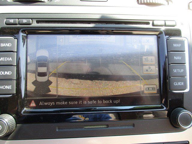 Used 2015 Volkswagen Eos Executive FWD image 25