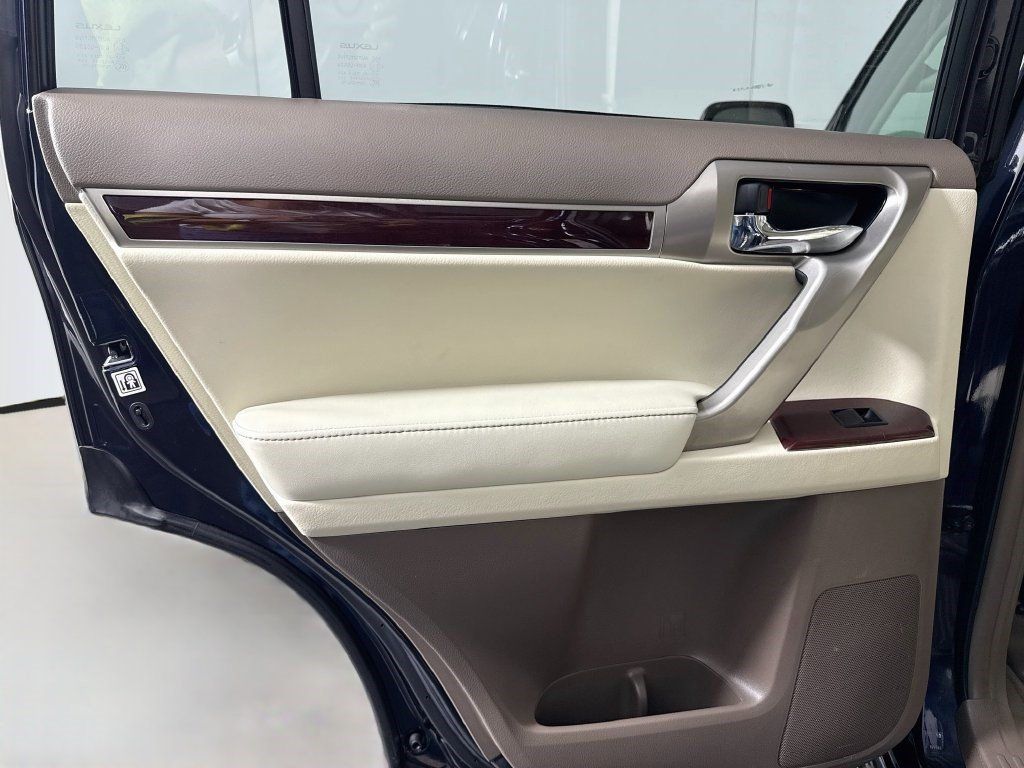 Used 2019 Lexus GX 460 Premium w/ Premium Package AWD/4WD image 25