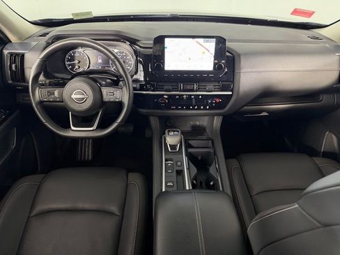 Used 2025 Nissan Pathfinder SL image 13