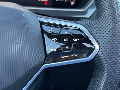 Used 2022 Volkswagen Tiguan SE R-Line image 25