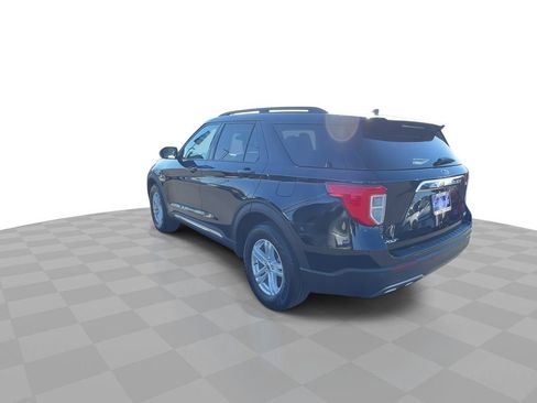 Used 2023 Ford Explorer XLT w/ Equipment Group 202A image 6
