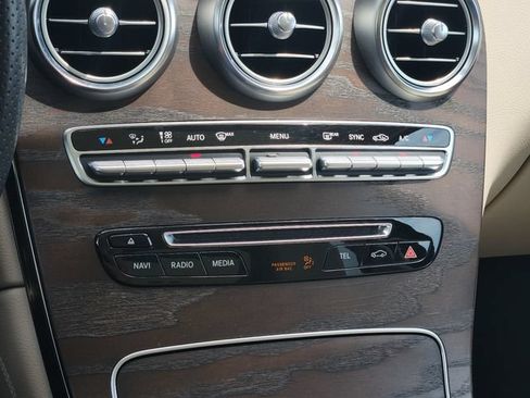Used 2018 Mercedes-Benz GLC 300 4MATIC image 28