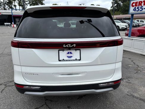 Used 2023 Kia Carnival LX image 5