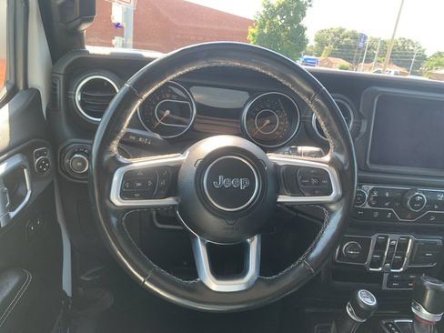 Used 2021 Jeep Wrangler Unlimited Sahara AWD/4WD image 27