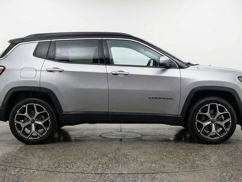 Used 2025 Jeep Compass Limited AWD/4WD image 11