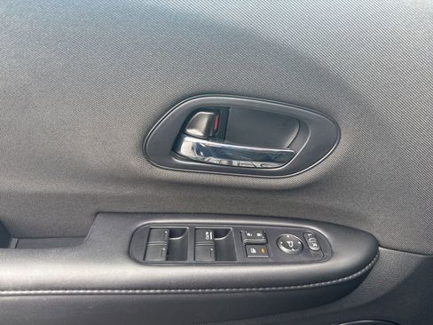 Used 2020 Honda HR-V LX image 20