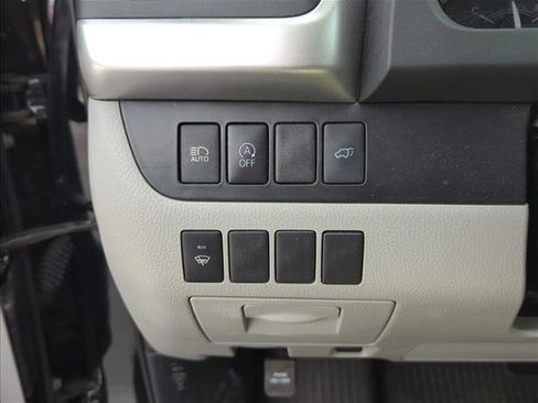 Used 2019 Toyota Highlander XLE image 11