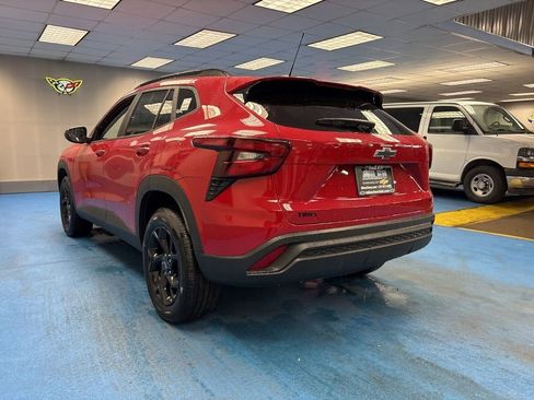 New 2026 Chevrolet Trax LT w/ Driver Confidence Package FWD image 9