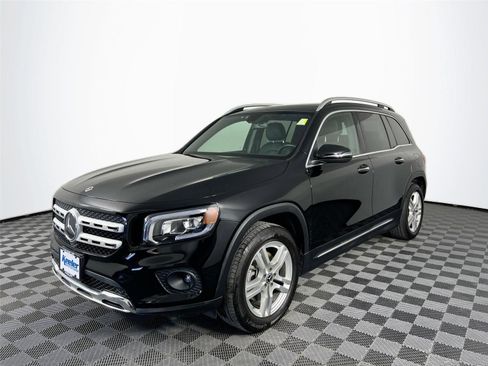 Used 2021 Mercedes-Benz GLB 250 4MATIC image 2