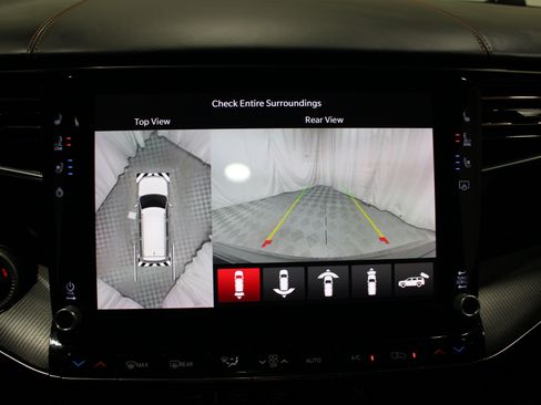Used 2023 Jeep Grand Wagoneer Series III AWD/4WD image 16
