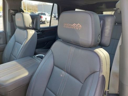 Used 2025 Chevrolet Tahoe High Country image 6