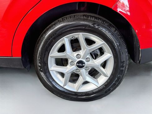 Used 2023 Kia Soul LX w/ LX Technology Package FWD image 36