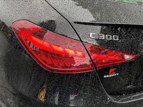 Used 2022 Mercedes-Benz C 300 Sedan w/ Exclusive Trim Package image 18
