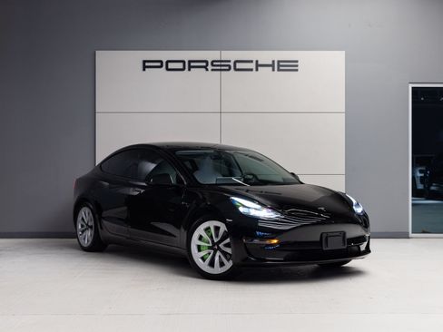 Used 2023 Tesla Model 3 Standard Range RWD image 9