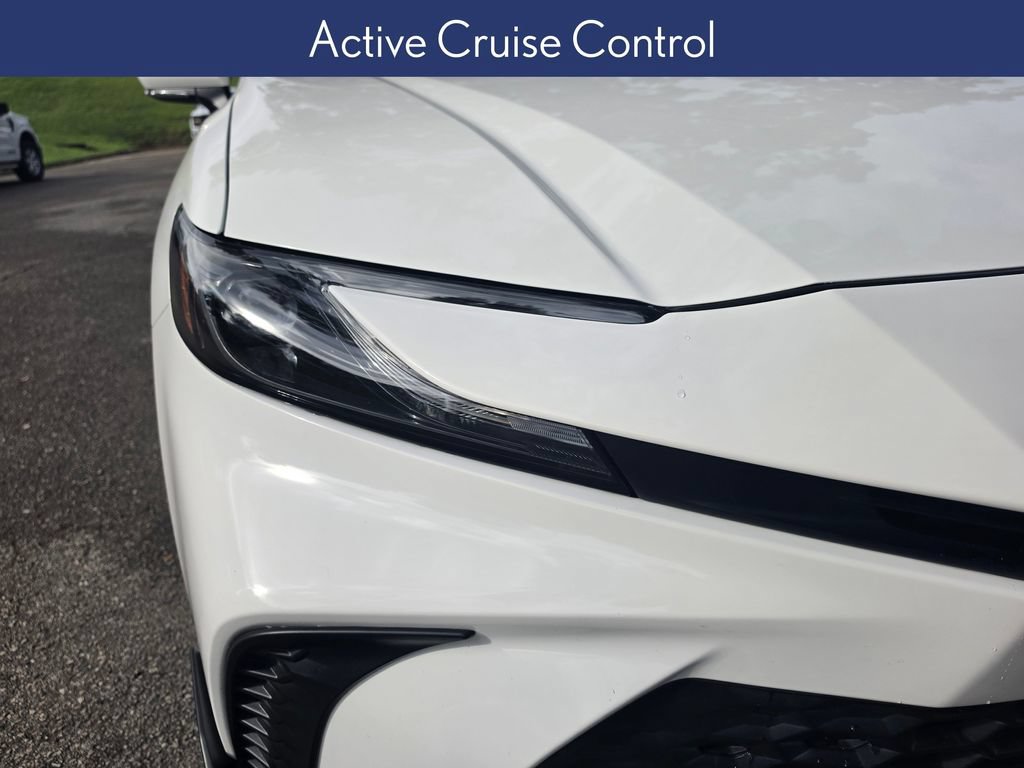 Used 2025 Toyota Camry SE w/ Convenience Package FWD image 13