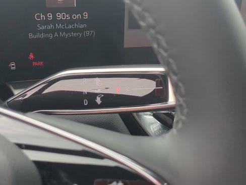 Certified 2024 Cadillac Lyriq Luxury AWD/4WD image 15