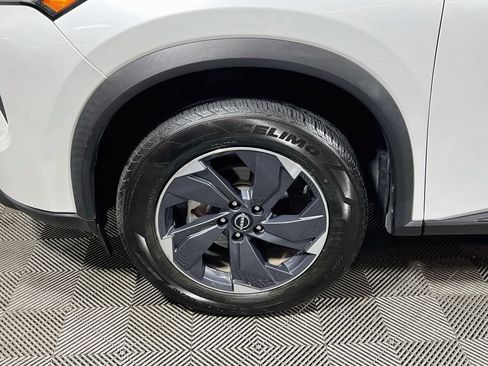 Used 2024 Nissan Rogue SV FWD image 27