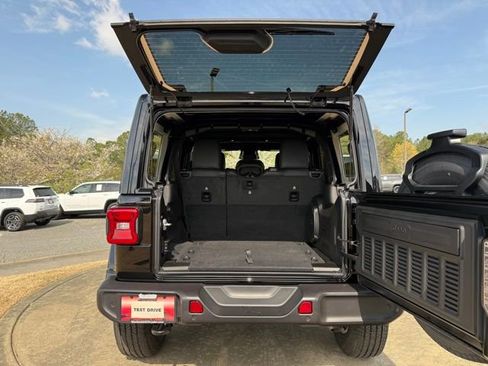 New 2026 Jeep Wrangler Unlimited Sahara AWD/4WD image 28