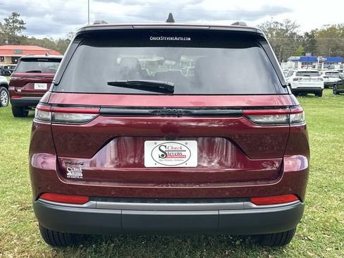 New 2026 Jeep Grand Cherokee Altitude AWD/4WD image 4