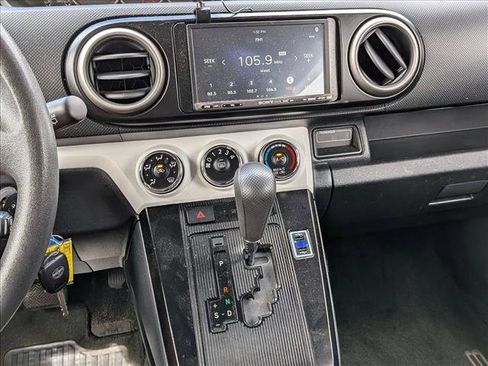 Used 2014 Scion xB FWD image 11
