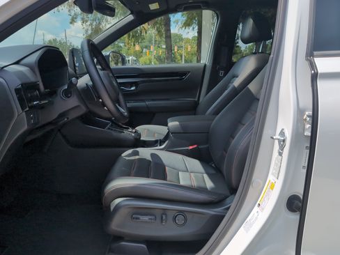 Used 2025 Honda CR-V Sport Touring image 16