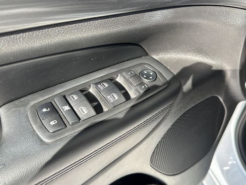 Used 2019 Jeep Grand Cherokee Altitude image 28