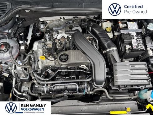Used 2024 Volkswagen Taos SE w/ Panoramic Sunroof Package AWD/4WD image 10