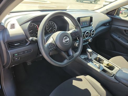 Used 2025 Nissan Sentra S image 17