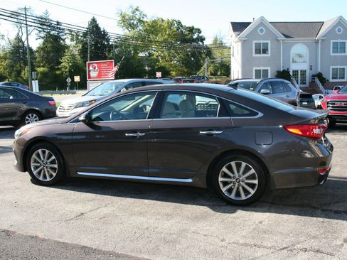 Used 2016 Hyundai Sonata Limited w/ Option Group 05 FWD image 6