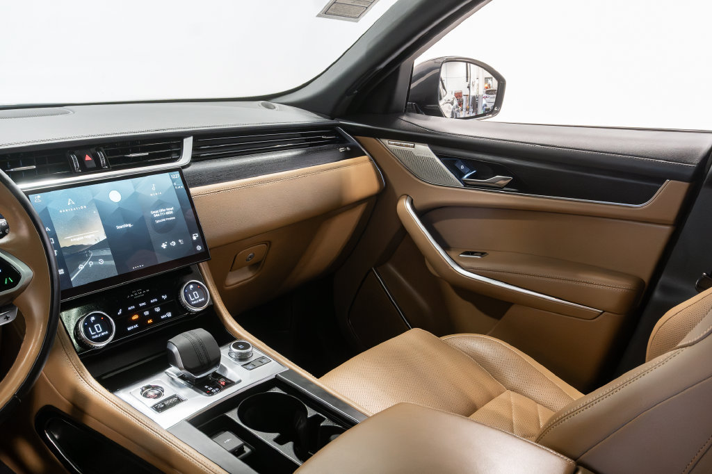 Used 2023 Jaguar F-PACE S AWD/4WD image 12