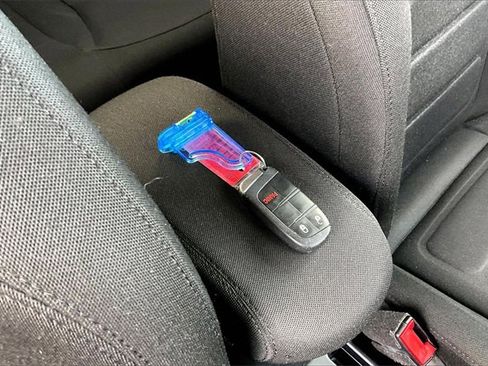 Used 2020 Jeep Renegade Latitude image 12