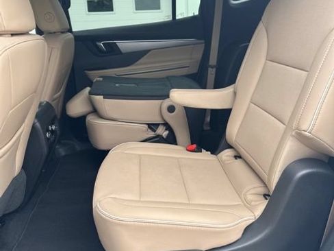Used 2026 Buick Enclave Preferred AWD/4WD image 52