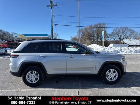 Used 2023 Jeep Grand Cherokee Laredo w/ Luxury Tech Group I image 8