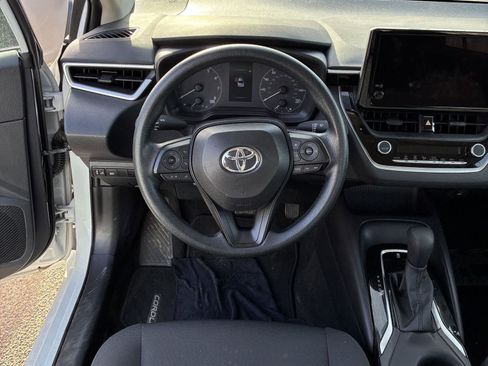 Used 2025 Toyota Corolla LE image 10