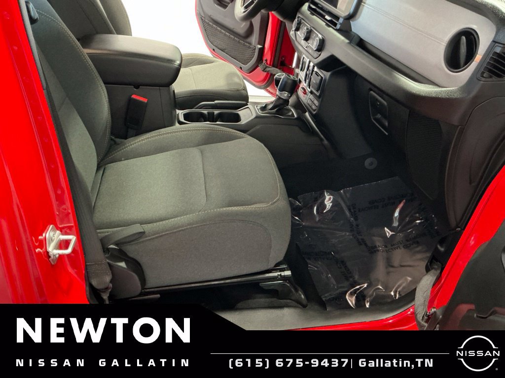 Used 2024 Jeep Wrangler Unlimited AWD/4WD image 15