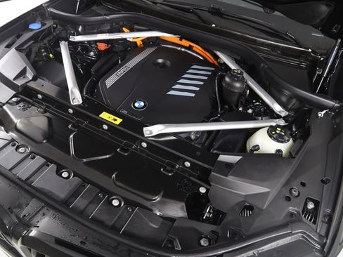 Used 2023 BMW X5 xDrive45e w/ M Sport Package image 21