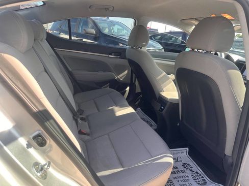 Used 2018 Hyundai Elantra SEL FWD image 5